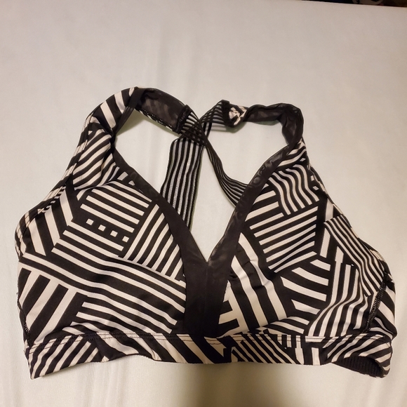 SOLD 6 VS/Pink Sports Bras - Picture 6 of 8